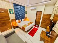 B&B Ahmedabad - HOTEL AVENUE AC ROOMS - Bed and Breakfast Ahmedabad