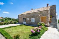 Appartamento con 2 Camere da Letto, Balcone e Vista Mare