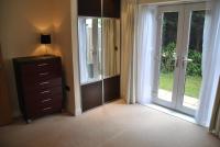 Spacious 2-Bedroom Apartment with Parking in Windsor 4LA - Chambres d’hôtes