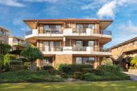 Renas Court 2 - B&B Forster