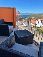 Doppelzimmer mit Balkon und Meerblick