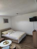 Dream Home Studio Apartments - B&B