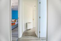 Delightful 2 BED APARTMENT for BICESTER OUTLET SHOPPING by Platinum Key Properties - Chambres d’hôtes