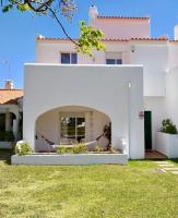 B&B Quarteira - Villa Cove - Villa in complex only 5 minutes from the Marina of Vilamoura - Bed and Breakfast Quarteira