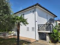 Modern Apartment Tara with Parking - Bed and Breakfast Malinska