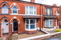Modern apartment in Crewe by 53 Degrees Property, ideal for long-term Business & Contractors - Sleeps 4 - Chambres d'hôtes Crewe