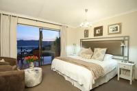 Honeymoon Room with Lagoon View 2