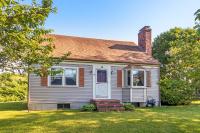 Steps to Beach and Main St Dog-Friendly Retreat! - Ferienwohnung West Yarmouth