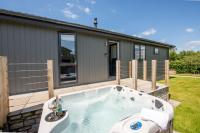 Buttercup Lodge, 33 Roadford Lake Lodges - B&B Lifton