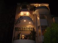 Artistic Villa Lux-lift-Athenian Riviera - B&B Athens