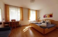 Apartment mit Terrasse