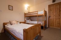 The Holmes Barn - Sleeps 16 - Pet friendly - B&B Buxton