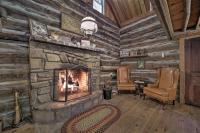 B&B Bryson City - Historic Cabin Grill and Hiking Trail Access! - Bed and Breakfast Bryson City