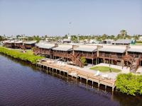 River Wilderness Waterfront Cabins - B&B