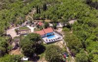 B&B Metković - Awesome Home In Metkovic With 2 Bedrooms, Jacuzzi And Outdoor Swimming Pool - Bed and Breakfast Metković