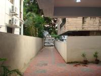Lloyds Serviced Apartments,Krishna Street,T Nagar - B&B