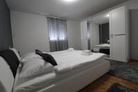 Apartment Matijas, 3 bedroom apt with terrace and PARKING - Ferienwohnung Split