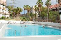 Cozy apartment with balcony, pool and Wifi in Playa de Las Americas - B&B