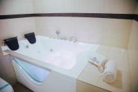 Deluxe Suite with Spa Bath