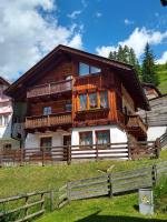 Campitello House 3 minuti da Canazei - Chambres d’hôtes