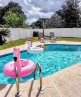 B&B Valrico - The Flamingo*4bed*pool*jacuzzi*foosball - Bed and Breakfast Valrico