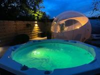 Bulle du puits avec jacuzzi et sauna privatif - B&B