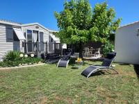Mobil'home à Dolus-d'Oléron (17) avec terrasse, cuisine d'été et proche plages - 4 couchages - FR-1-246A-120 - B&B