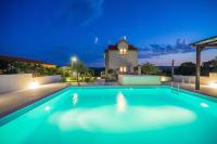 Holiday home with swimming pool Villa Camellia - Bed and Breakfast Kruševo