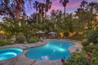 B&B Las Vegas - Villa Greens- 5,700sf Luxury Las Vegas Pool - Bed and Breakfast Las Vegas