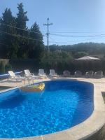 Mika’s Poolhouse - B&B