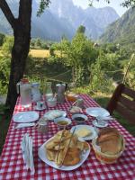 Bujtina Pllumi Theth - B&B