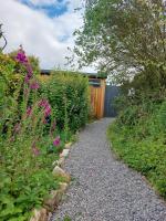The Den - Modern cabin with wood burning stove - B&B Ludchurch