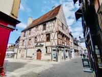 2 pièces totalement rénové au cœur de Bourges - Bed and Breakfast