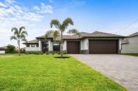 SW FL Oasis - 4bdr - 3bth - POOL - Game Room - Sleeps 10 or more - B&B