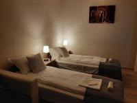 Sunnyrise Apartman - Bed and Breakfast