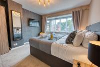 B&B Solihull - Stunning 5 Bed House - Sleeps 9, Central Solihull, NEC, JLR, HS2, Resorts World, Airport Business and Leisure Stays, - Bed and Breakfast Solihull