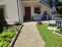 GIORNI FELICI ampio appartamento a piano terra, tutto nuovo, giardino, park e bikepark - Chambres d'hôtes Verbania