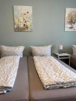 TOP LAGE 2 Zimmerwohnung mit Balkon und bester Aussicht in OG 2 links - Ferienwohnung Rostock