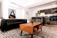 Newly Renovated 2bed, 2bath private apartment, minutes from Boston. - Chambres d’hôtes Brookline