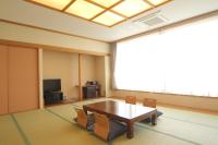 Japanese-Style Family Room with Shared Bathroom-Upper Floor - Non-Smoking