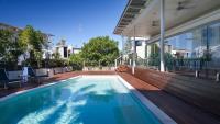 Belmore Terrace Perfect Pad Just 100 metres to the beach - B&B Sunshine Beach