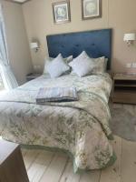 Fern Lodge with Hot Tub - Ferienwohnung Stonham Aspal