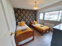 B&B Slough - Luxury Victorian Home Slough, Legoland, Windsor - Bed and Breakfast Slough