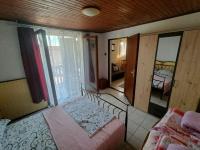 Appartamento Comfort con 1 Camera da Letto, Balcone e Vista Mare
