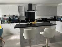 B&B Dagenham - Modern 2 bedrooms fully equipped Apartment with garden, Free Parking, Free Wifi - Bed and Breakfast Dagenham