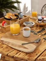 La Suite Côté Pool-House Piscine, Sauna & Jacuzzi privatifs - B&B Istres