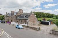 Scotston Villa - 5 bedroom house with hot tub - B&B