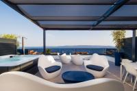 Luxury apartment- balcony- private rooftop and jacuzzi- common pool - Ferienwohnung Trogir