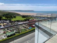 B&B Woolacombe - 3 Woolacombe West - Luxury Apartment at Byron Woolacombe, only 4 minute walk to Woolacombe Beach! - Bed and Breakfast Woolacombe