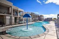 Sunny Resort Townhome and Balcony and Pool Access - B&B Saint George